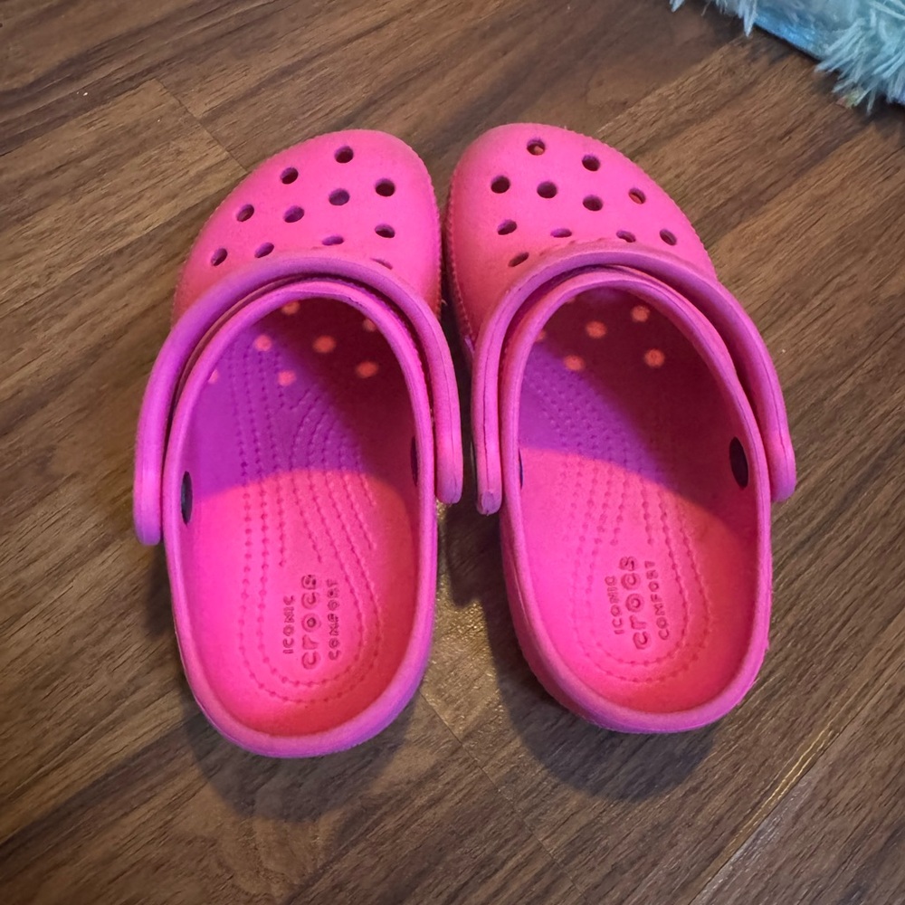CROCS Pink - Picture 3 of 6